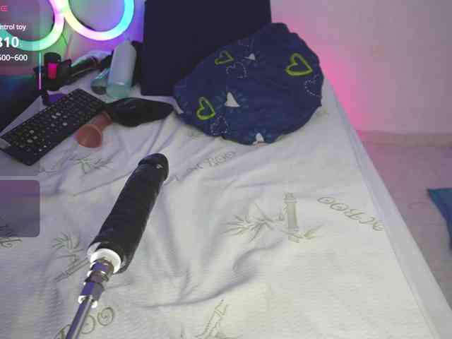 Kloe-Lopez webcam