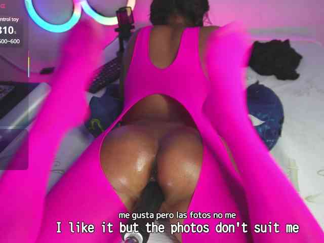 Kloe-Lopez webcam