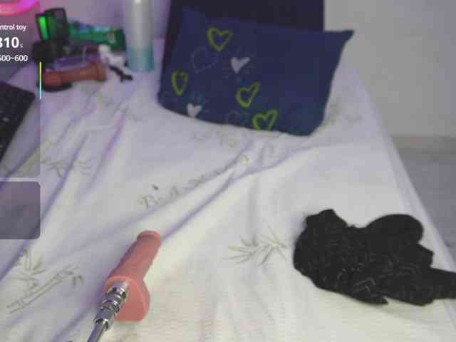 Kloe-Lopez webcam