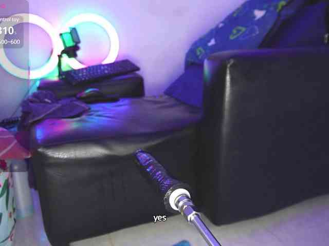 Kloe-Lopez webcam