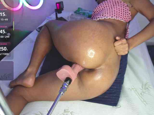 Kloe-Lopez webcam