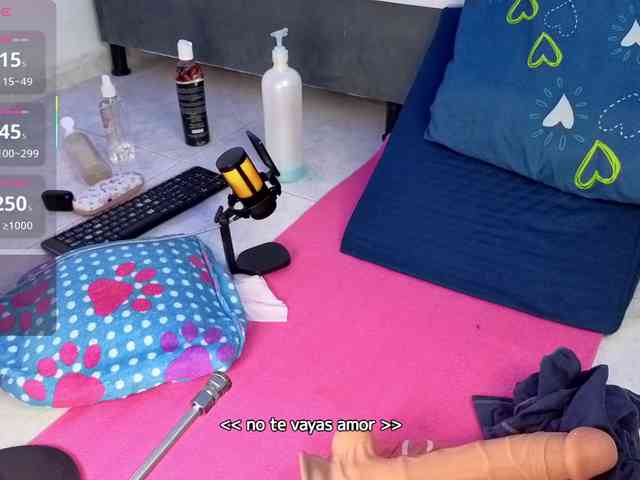 Kloe-Lopez webcam