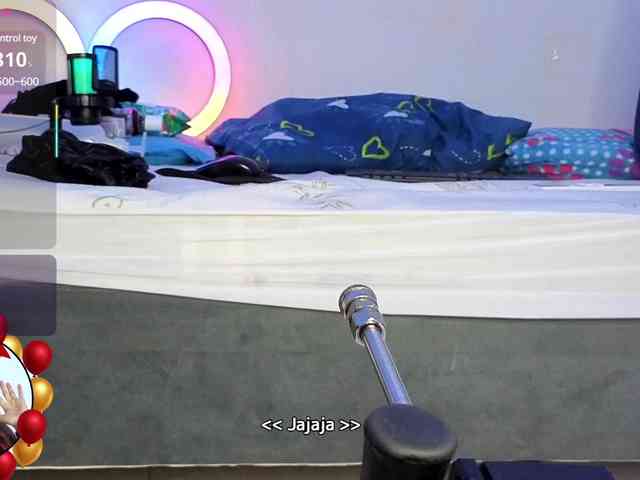 Kloe-Lopez webcam