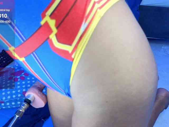 Kloe-Lopez webcam