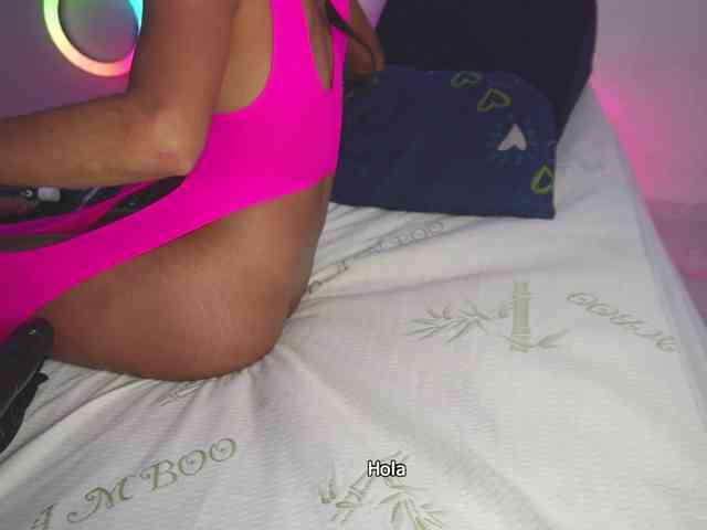 Kloe-Lopez webcam