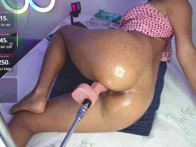 Kloe-Lopez webcam