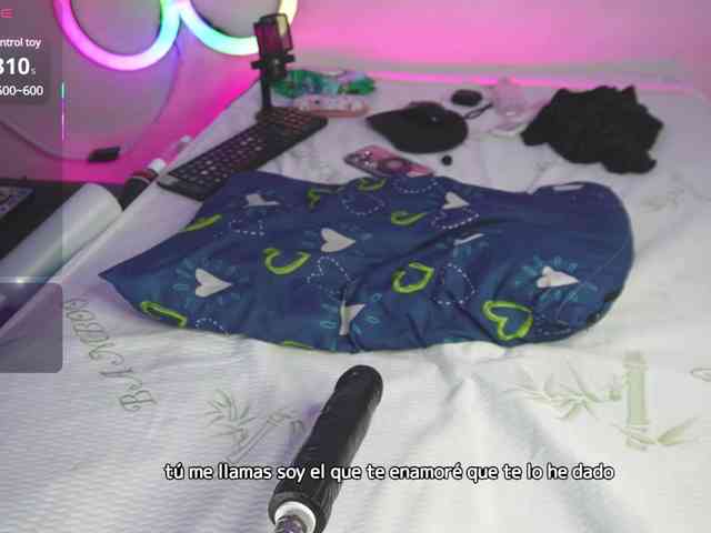 Kloe-Lopez webcam