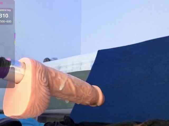 Kloe-Lopez webcam