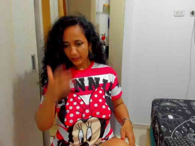 AlaskaMiller Live Webcam on BongaCams