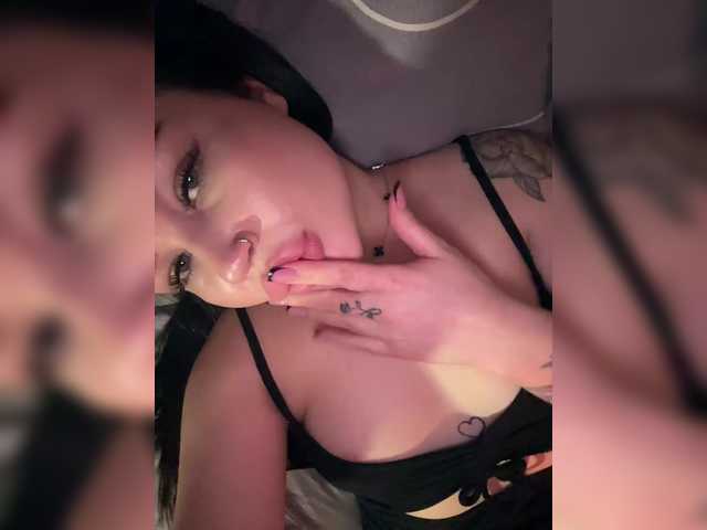 suchka-black-'s BongaCams show and profile