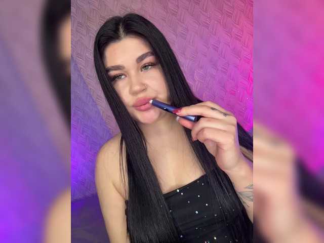 suchka-black-'s BongaCams show and profile