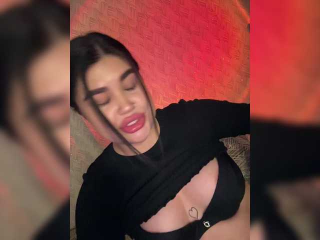 suchka-black-'s BongaCams show and profile