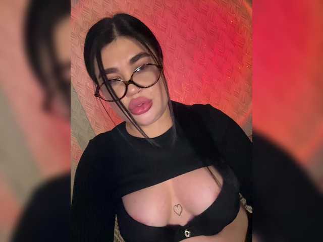 suchka-black-'s BongaCams show and profile