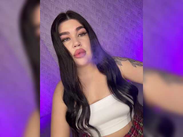 le modèle suchka-black- est en webcam porno dans un show sur le site bongacams, il possède les tags suivants: White/Caucasian,Brunette,Shaved