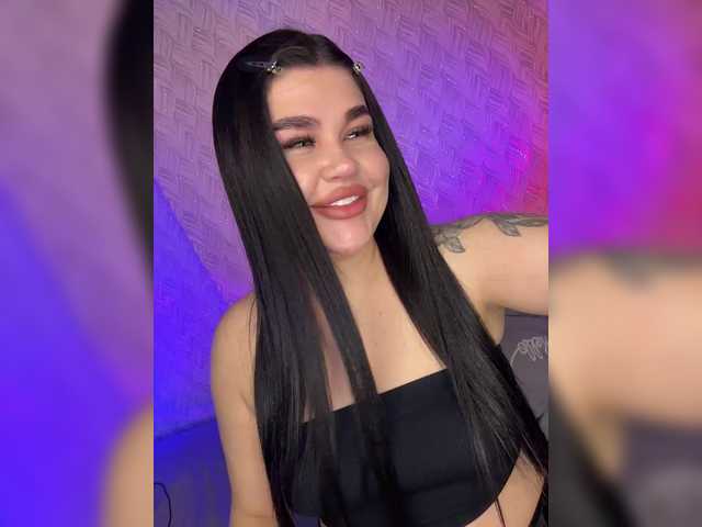 le modèle suchka-black- est en webcam porno dans un show sur le site bongacams, il possède les tags suivants: White/Caucasian,Brunette,Shaved