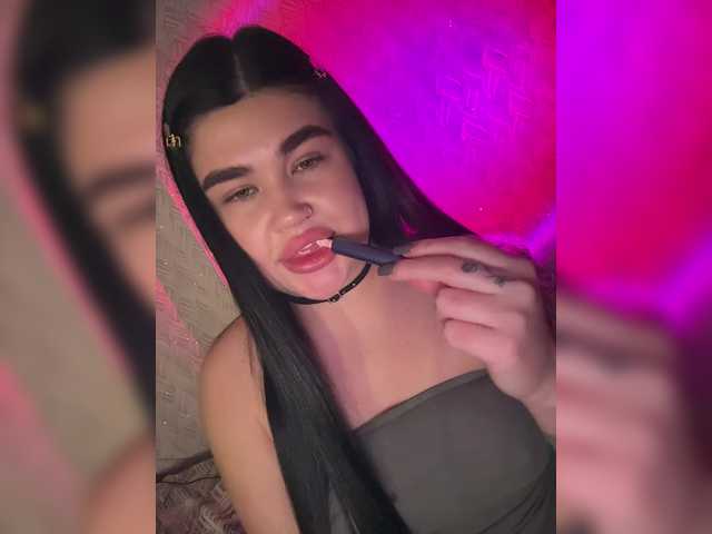 suchka-black-'s BongaCams show and profile