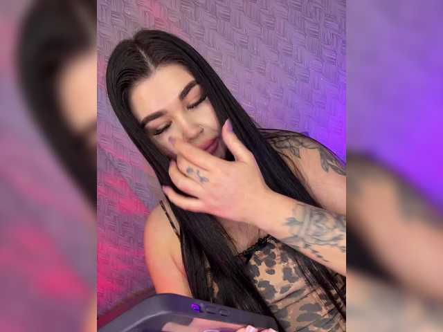 suchka-black- live cam