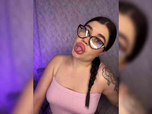 suchka-black- webcam