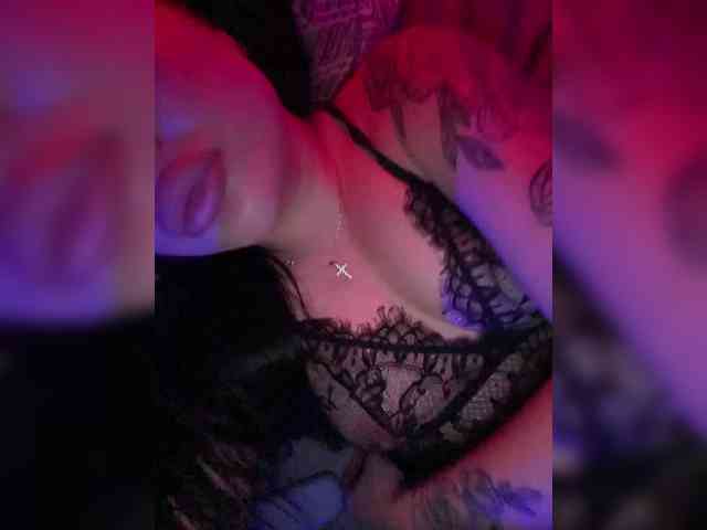suchka-black- webcam