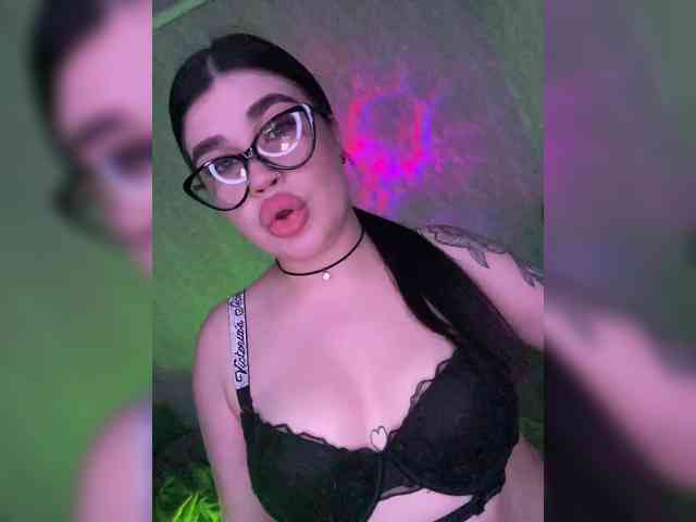 suchka-black- webcam