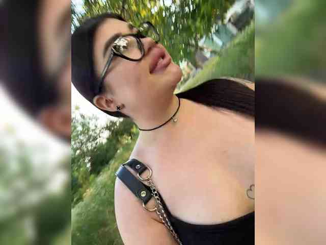 suchka-black- webcam