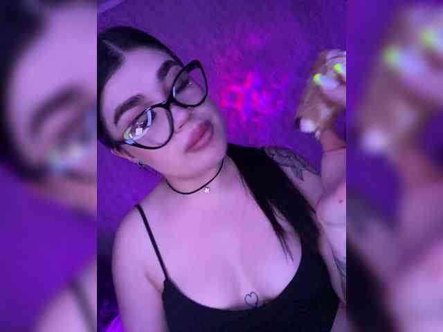 suchka-black- webcam