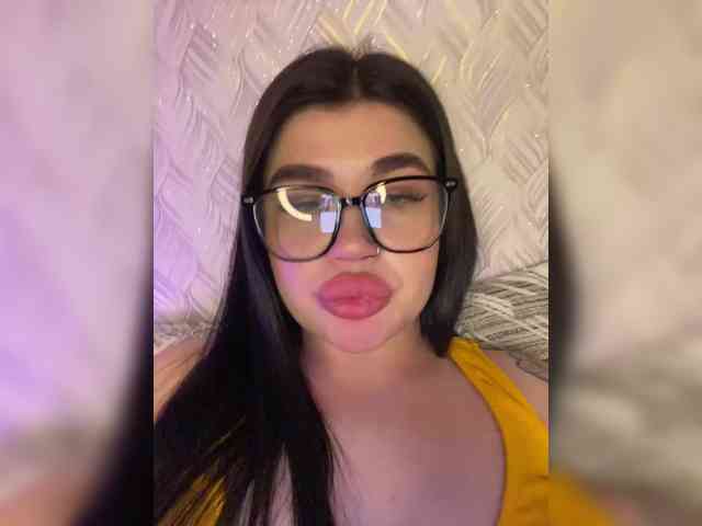suchka-black- webcam