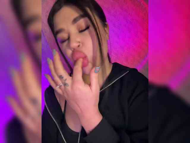 suchka-black- webcam