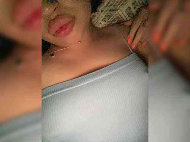 Moon_Bitch webcam
