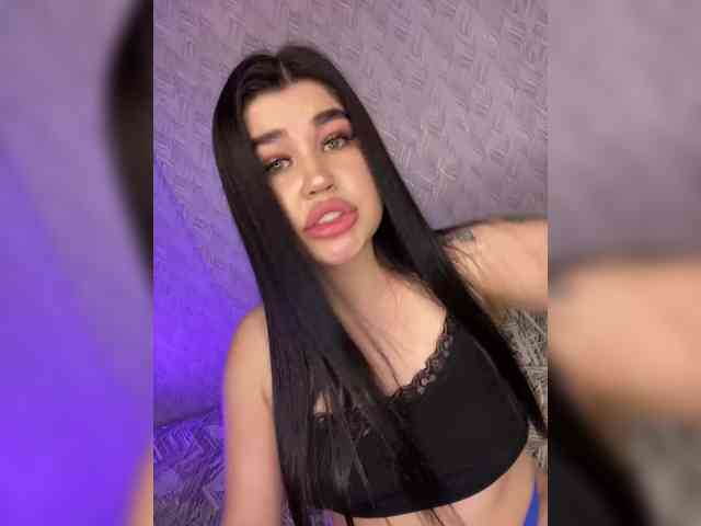 voyeur cam Suchka-black-
