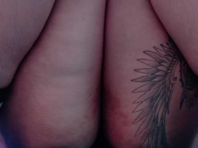 chloe-rosse's BongaCams show and profile