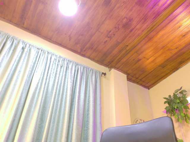 chloe-rosse's BongaCams show and profile