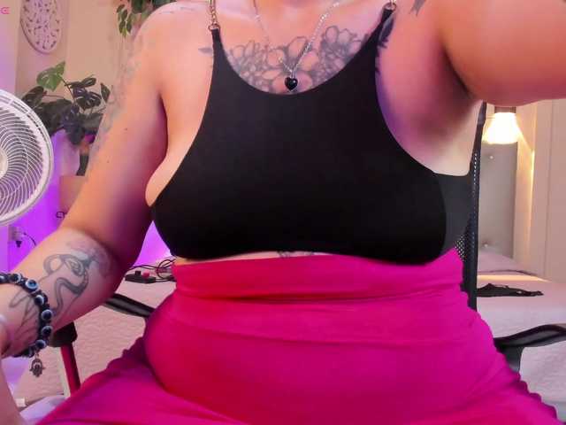 chloe-rosse's BongaCams show and profile