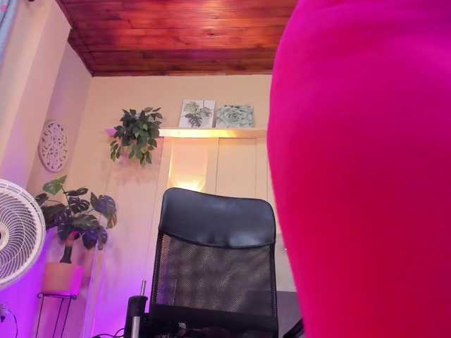 chloe-rosse's BongaCams show and profile