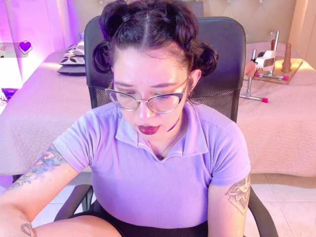 chloe-rosse's BongaCams show and profile