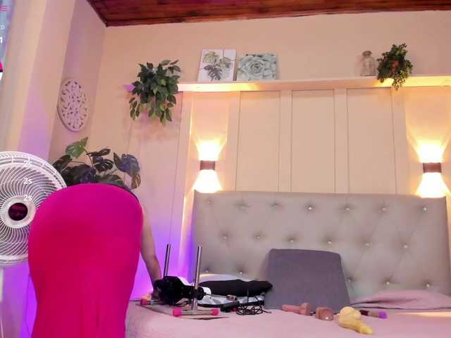 chloe-rosse's BongaCams show and profile