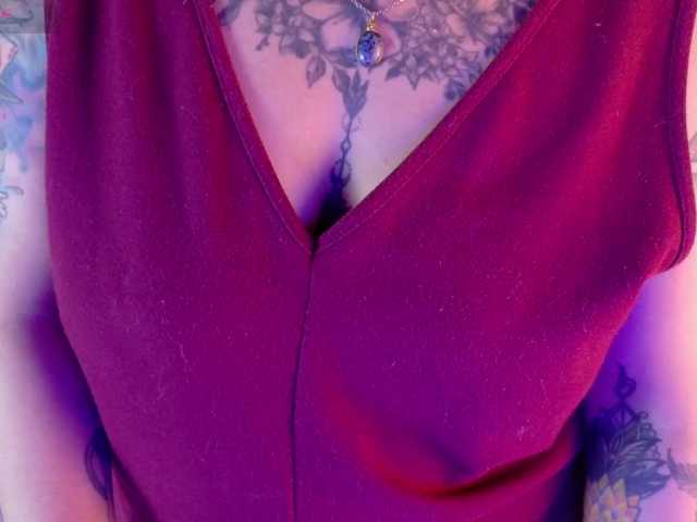 chloe-rosse's BongaCams show and profile