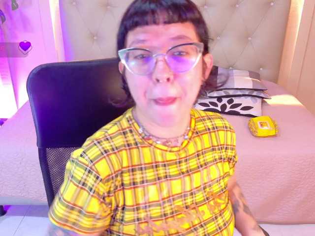 chloe-rosse's BongaCams show and profile