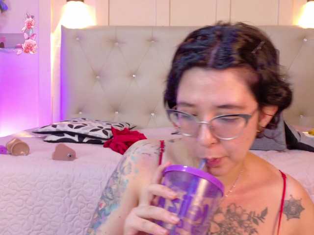 chloe-rosse's BongaCams show and profile