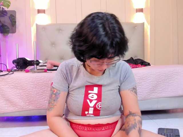 chloe-rosse's BongaCams show and profile