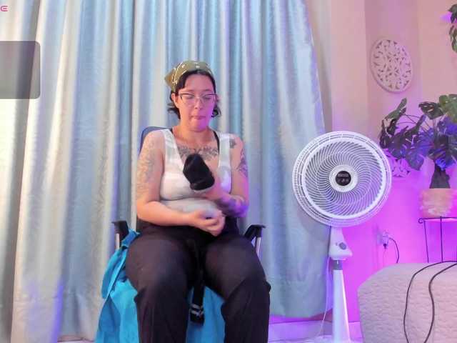 chloe-rosse's BongaCams show and profile