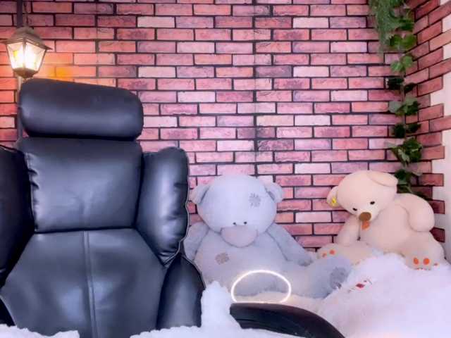 kisskissssss preview