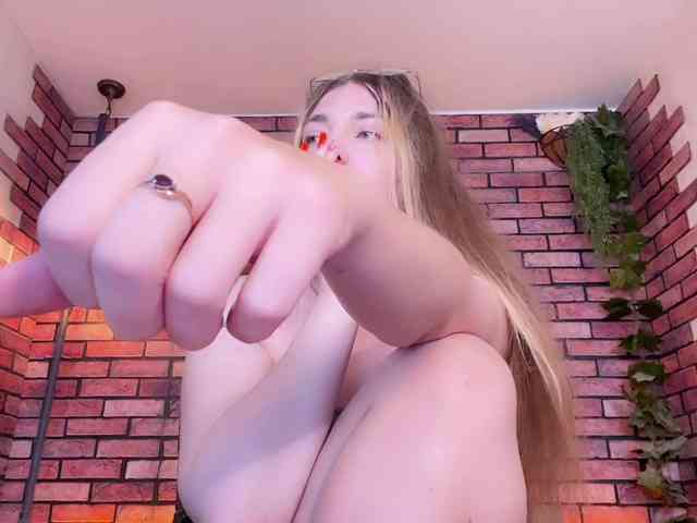 kisskissssss webcam