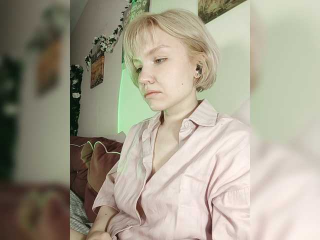 Tikoffka's BongaCams show and profile