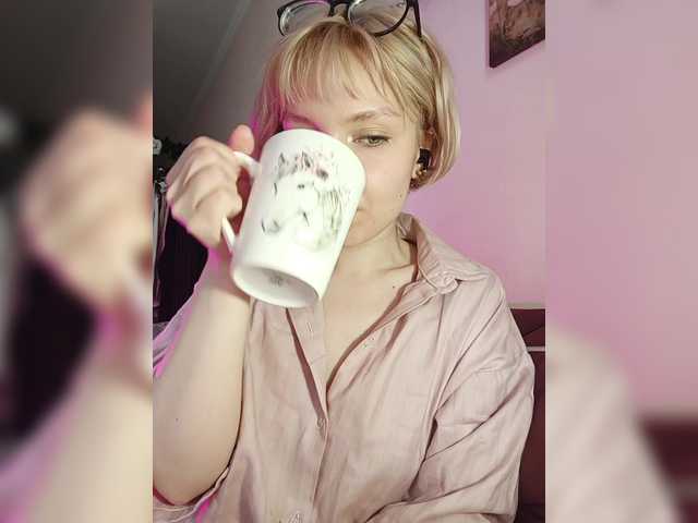 Tikoffka's BongaCams show and profile