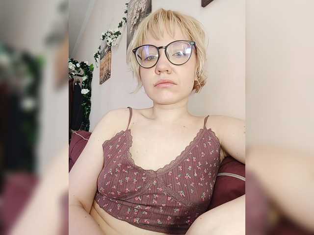 Tikoffka's BongaCams show and profile