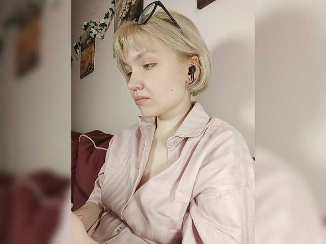 Tikoffka's BongaCams show and profile