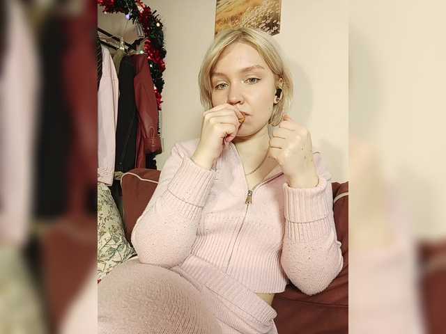 Tikoffka's BongaCams show and profile