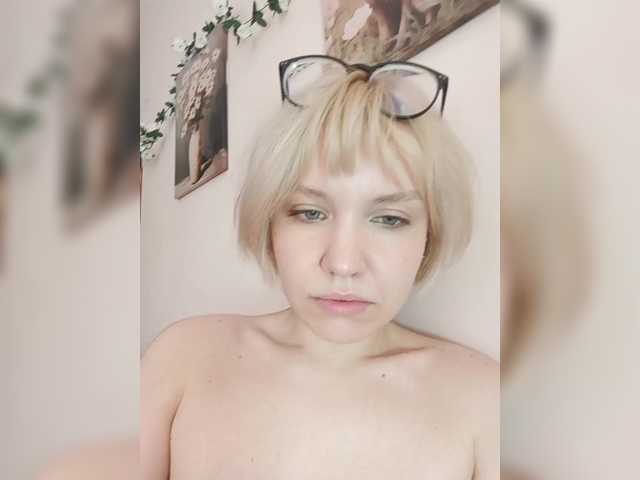 Tikoffka's BongaCams show and profile