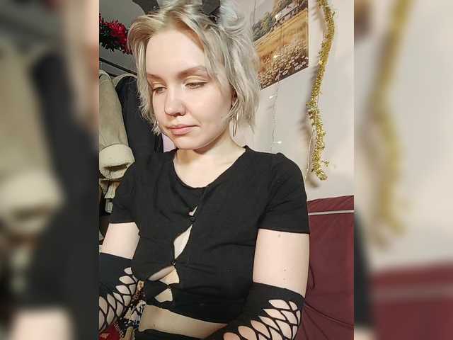 Tikoffka's BongaCams show and profile